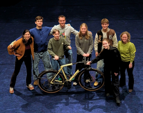 Team Beekdal 2026 beklimt de Alpe d'HuZes